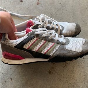 Adidas Tennis Shoes